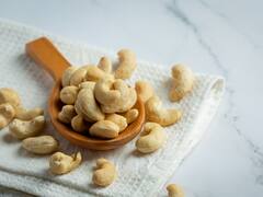Cashew Benefit: खाली पेट काजू खाने से सेहत को होते हैं ये जबरदस्त फायदे