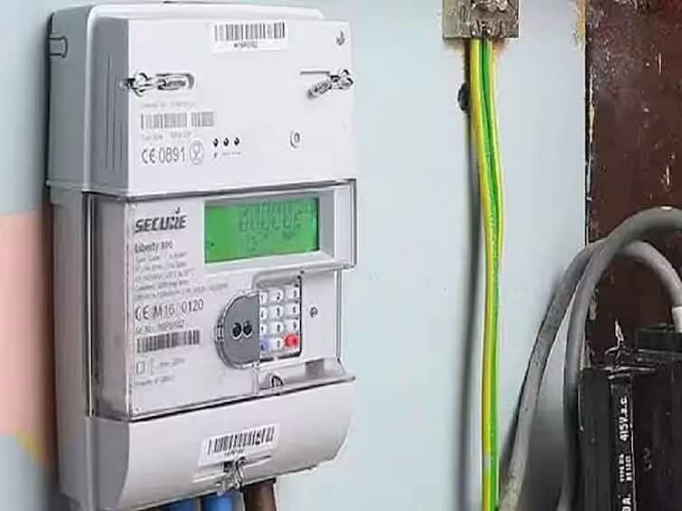 BEST undertaking mass replacement of existing electricity meters into Smart prepaid Meters know about it Mumbai Maharashtra BEST Prepaid Meter : बेस्टकडून प्रीपेड वीज मीटर लागणार; ग्राहकांना फायदा होणार असल्याचा दावा, तर काँग्रेसचा गंभीर आरोप