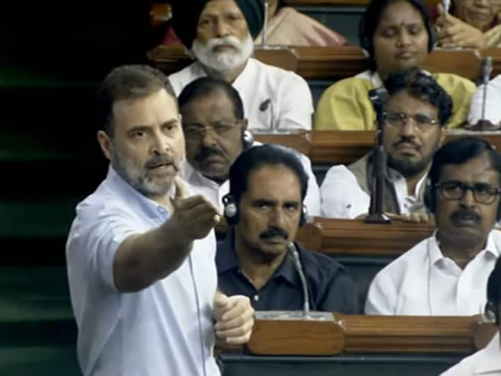 Rahul Gandhi Speech in Hindi Lok Sabha No Confidence Motion Debate No Confidence Motion Debate: स्पीकर ने टोका, आक्रोश से भरी नजर आईं स्मृति ईरानी, तमतमा उठे किरेन रिजिजू, पढ़ें राहुल गांधी के भाषण की पूरी कहानी