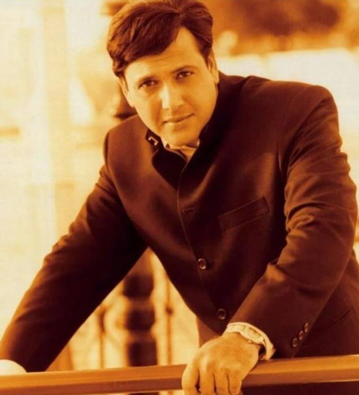 एक बार अक्षय कुमार गोविंदा की फिल्म के सेट पर पहुंचे. उस वक्त गोविंदा का इंडस्ट्री में सिक्का चल रहा था. वे बड़े स्टार थे. ऐसे में अक्षय कभी अपना काम करते तो कभी गोविंदा का स्वैग छिप छिपकर देखते.