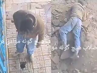 Viral Video: ਵਿਅਕਤੀ ਨੇ ਸੀਵਰੇਜ ਵਿੱਚ ਸੁੱਟਿਆ ਸਿਗਰਟ, ਹੋਇਆ ਜ਼ਬਰਦਸਤ ਧਮਾਕਾ, ਸਾਹਮਣੇ ਆਈ ਖੌਫਨਾਕ ਵੀਡੀਓ