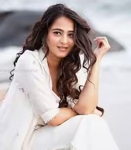 अनुष्का नेट वर्थ: करोड़ों की संपत्ति की मालकिन हैं 'बाहुबली' की पत्नी, नेटवर्थ में देती हैं बड़े-बड़े स्टार्स को टक्कर अनुष्का नेट वर्थ: करोड़ों की संपत्ति की मालकिन हैं 'बाहुबली' की पत्नी, नेटवर्थ में देती हैं बड़े-बड़े स्टार्स को टक्कर