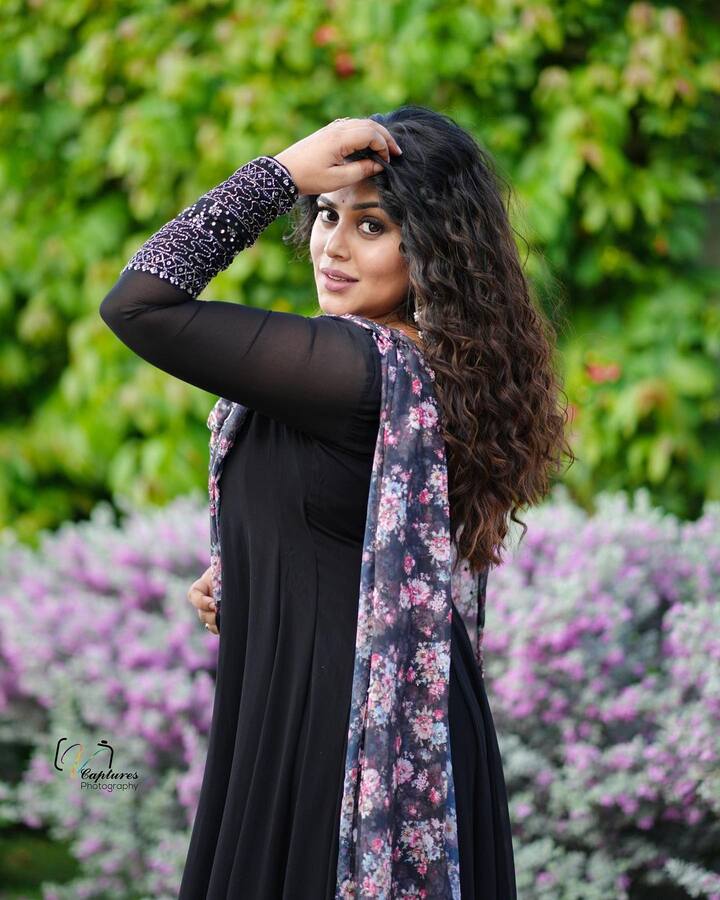 పూర్ణ అందమైన ఫోటోలు
