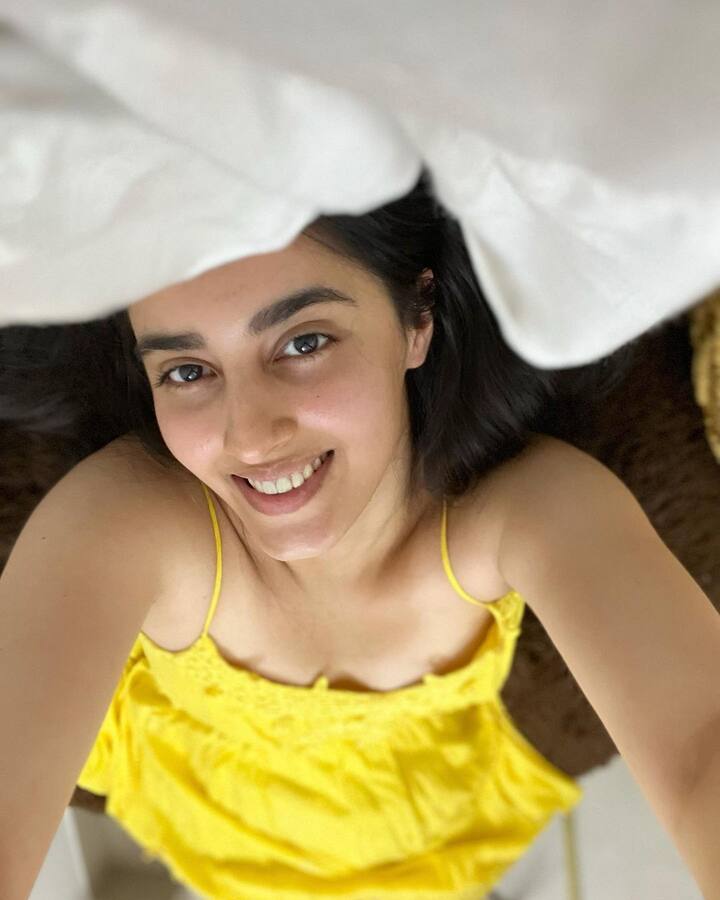 'गदर 2' एक्ट्रेस सिमरत कौर ने सनी की फिल्म मिलने से पहले काफी स्ट्रगल किया, वो अपने करियर को लेकर काफी चिंतित थीं कि ना जाने आगे क्या होगा. काम न होने की वजह से वह महीनों तक रोती रही थीं. इतना ही नहीं वो डिप्रेशन में भी चली गई थीं.