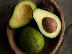 Avocado Disadvantage : एवोकॅडो जास्त खाल्ल्याने शरीराला फायदा तर होतोच, पण नुकसानही जाणून घ्या