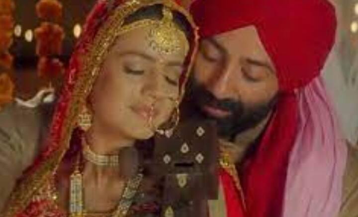 ‘গদর’ ছবিতে বিস্তর টানাপোড়েনের পর ‘তারা সিংহ’ এবং ‘সাকিনা’র প্রেমকাহিনী সফল হতে দেখানো হয়েছিল। কিন্তু বাস্তবে তা ঘটেনি। বরং প্রেমের জন্য শহিদ হতে হয়েছিল বাস্তবের ‘তারা সিংহ’কে। জনমানসে তাই ‘শহিদ-ই-মহব্বত’ হিসেবে রয়ে গিয়েছেন বাস্তবের ‘তারা সিংহ’।