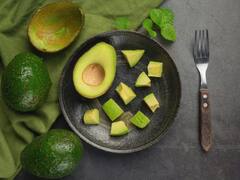 Avocado Disadvantage: ज्यादा एवोकाडो खाने से शरीर को फायदे ही नहीं हो सकते हैं ये सारे नुकसान