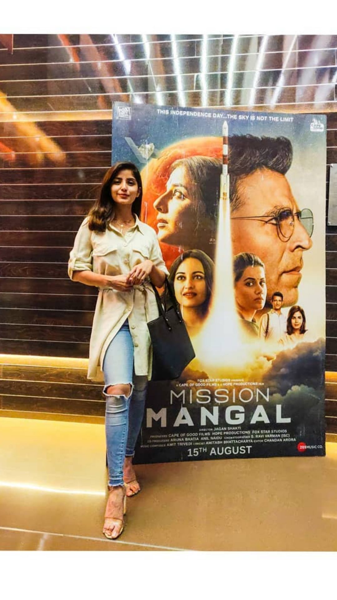 फिल्म मिशन मंगल से इन्होंने बॉलीवुड में डेब्यू किया था