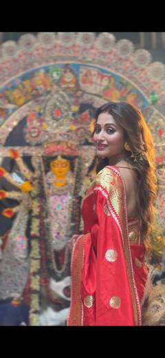 Pujo Photoshoot: পুজোর মেজাজে উষসী-সুদীপ্তা, ঢাকের তালে, ধুনুচি নাচে মন কাড়লেন অনুরাগীদের