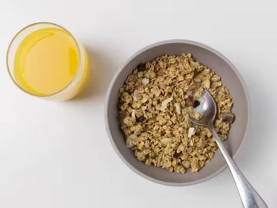 Weight loss: Oats or porridge, which food is best for weight loss, know what the expert advised Weight loss: Oats or porridge, which food is best for weight loss, know what the expert advised