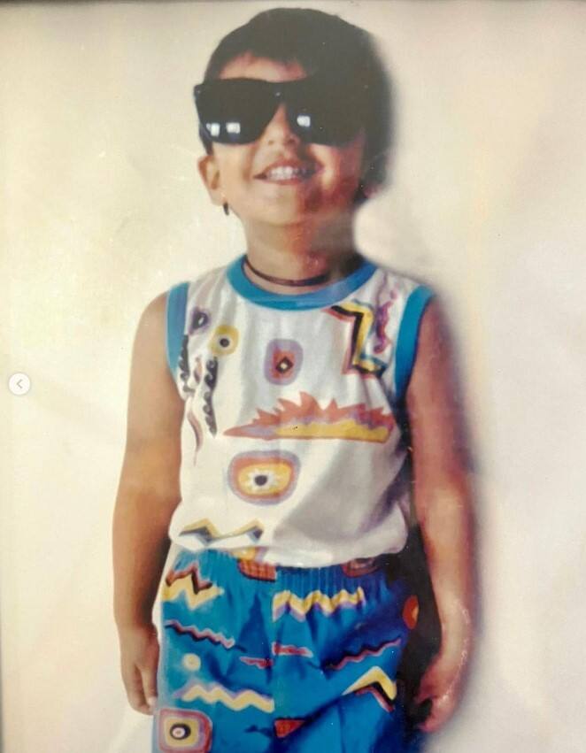 ਦਰਅਸਲ, ਇਹ ਬੱਚਾ ਕੋਈ ਹੋਰ ਨਹੀਂ ਸਗੋਂ ਦੀਪਿਕਾ ਪਾਦੁਕੋਣ ਦੇ ਪਤੀ ਰਣਵੀਰ ਸਿੰਘ ਹੈ। ਜੋ ਜਲਦੀ ਹੀ ਸ਼ਾਹਰੁਖ ਅਤੇ ਅਮਿਤਾਭ ਬੱਚਨ ਦੀ ਸੁਪਰਹਿੱਟ ਫਿਲਮ ਡੌਨ ਯਾਨੀ ਡੌਨ 3 ਦੇ ਤੀਜੇ ਭਾਗ ਵਿੱਚ ਨਜ਼ਰ ਆਉਣਗੇ।