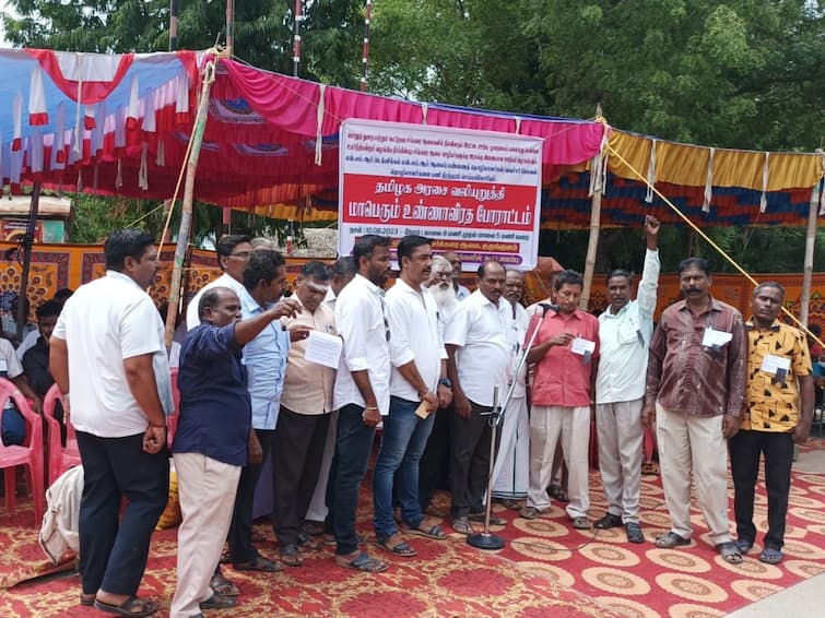 Thanjavur: Kurungulam Arinagar Anna Sugar Factory workers are on hunger strike TNN தஞ்சாவூர்: குருங்குளம் அறிஞர் அண்ணா சர்க்கரை ஆலை தொழிலாளர்கள் உண்ணாவிரதம்