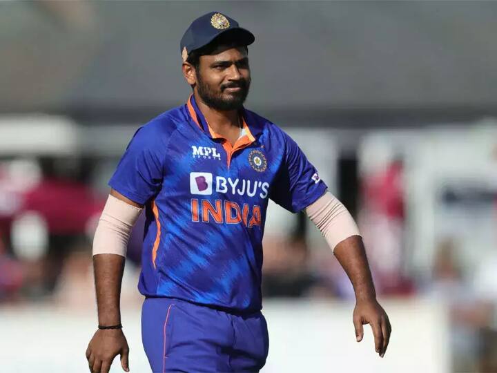 IND vs WI: Sanju Samson bat did not work in T20 series against West Indies fans lashed out IND vs WI: वेस्टइंडीज के खिलाफ टी20 सीरीज में नहीं चला संजू सैमसन का बल्ला, फैंस ने जमकर सुनाई खरी-खोटी