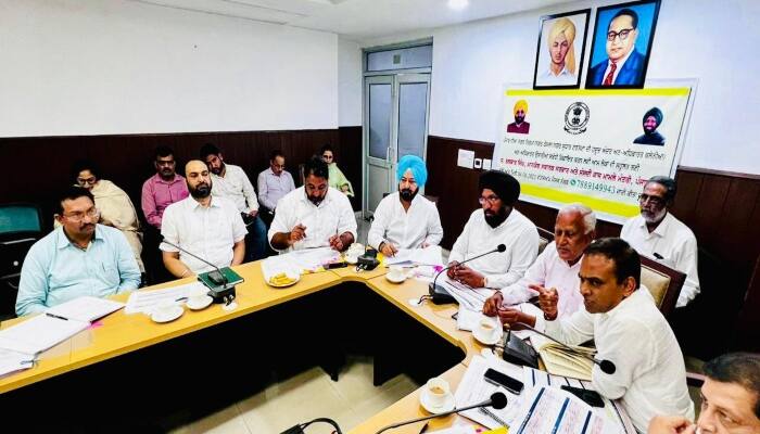 MLA Kohli held a meeting with Local Government Minister Balkar Singh regarding the development works of Patiala ਪਟਿਆਲਾ ਦੇ ਵਿਕਾਸ ਕਾਰਜਾਂ ਨੂੰ ਲੈ ਕੇ ਵਿਧਾਇਕ ਕੋਹਲੀ ਨੇ ਸਥਾਨਕ ਸਰਕਾਰਾਂ ਬਾਰੇ ਮੰਤਰੀ ਬਲਕਾਰ ਸਿੰਘ ਨਾਲ ਕੀਤੀ ਮੀਟਿੰਗ