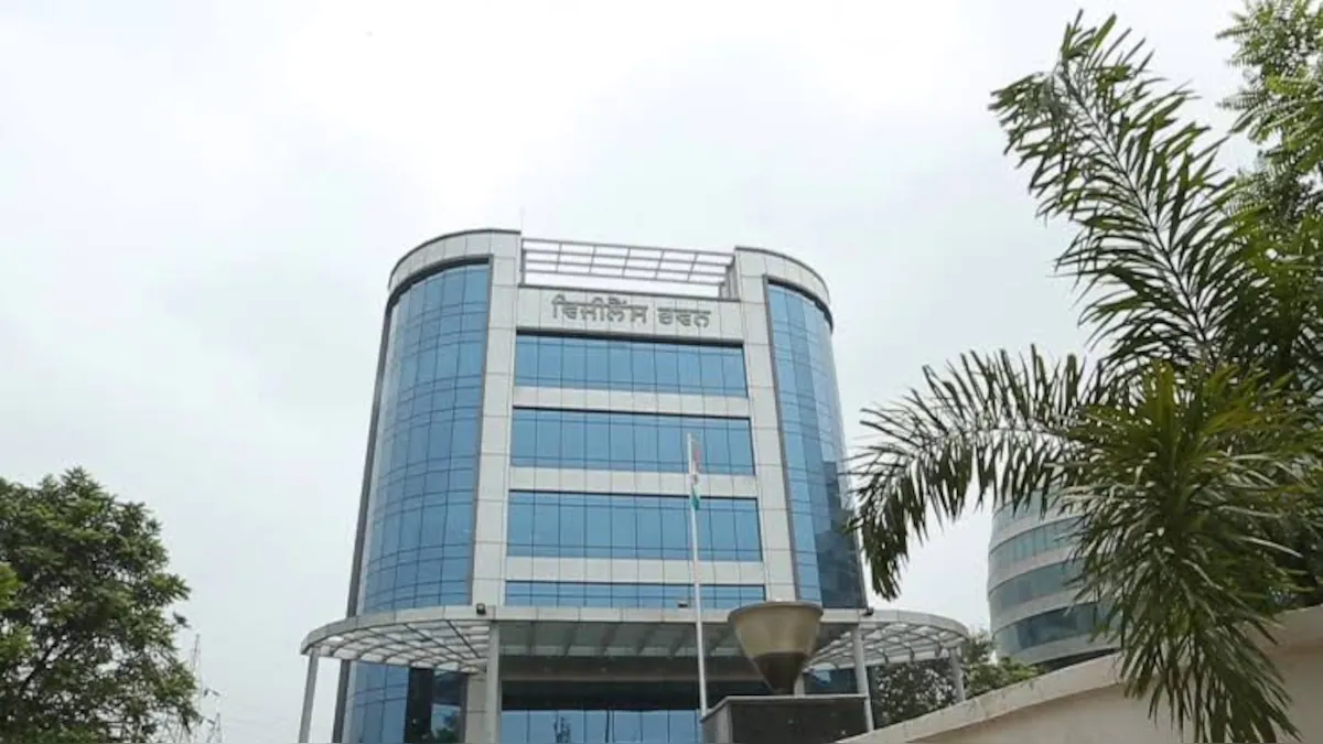 46 officers and leaders on the vigilance radar Punjab ਵਿਜੀਲੈਂਸ ਦੀ ਰਡਾਰ 'ਤੇ 46 ਅਫ਼ਸਰ ਤੇ ਲੀਡਰ ! ਸਰਕਾਰ ਦੇ ਇੱਕ ਇਸ਼ਾਰੇ ਦੀ ਉਡੀਕ, ਨਾਲ ਦੀ ਨਾਲ ਹੋਵੇਗੀ ਕਾਰਵਾਈ 