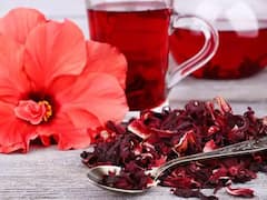 Hibiscus Tea Benefit: वेट लॉस से लेकर बालों को चमकदार बनाने में असरदार है हिबिस्कस टी, जानें इसके अचूक फायदे