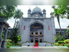 హైకోర్టుకు 'గ్రూప్‌-2' అభ్యర్థులు, పరీక్ష వాయిదా కోరుతూ పిటిషన్లు