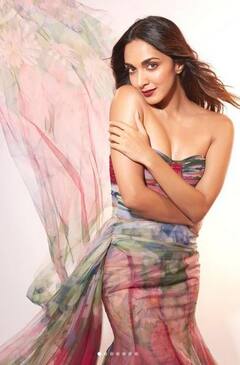 Kiara Advani: ਕਿਆਰਾ ਅਡਵਾਨੀ ਨੇ ਆਫ ਸ਼ੋਲਡਰ ਟਾਈਟ ਫਿਟਡ ਡਰੈੱਸ 'ਚ ਮਚਾਈ ਤਬਾਹੀ, ਤਸਵੀਰਾਂ 'ਤੇ ਦਿਲ ਹਾਰ ਗਏ ਫੈਨਜ਼