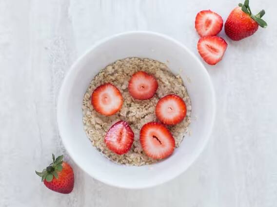 Weight loss: Oats or porridge, which food is best for weight loss, know what the expert advised Weight loss: Oats or porridge, which food is best for weight loss, know what the expert advised
