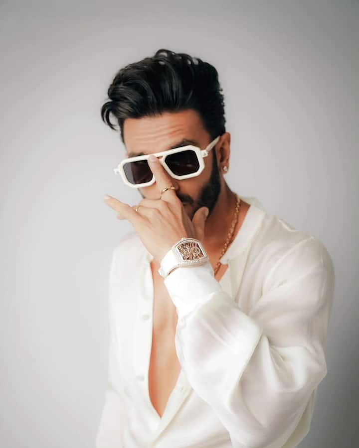 SRK और Big B उम्मीद करता हूं कि आपको गर्व महसूस करवा पाऊं. एक डॉन के रूप में मैं आपनी प्यारी को ऑडियंस को एंटरटेन करने के लिए अपना बेस्ट दूंगा'