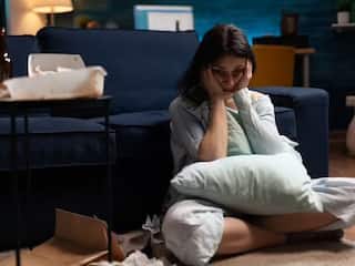 क्या डिप्रेशन आपके चेहरे की खूबसूरती छीन सकता है? जानिए क्या कहते हैं एक्सपर्ट