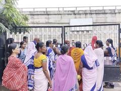 कैमूर में आशा कार्यकर्ताओं ने किया प्रदर्शन, OPD ठप, सरकार से कर दी ये बड़ी मांग