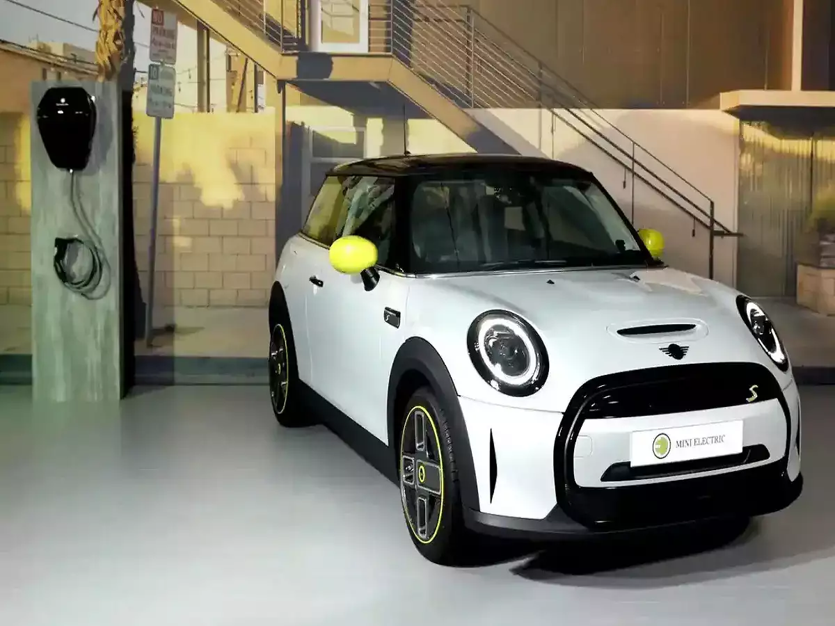 The MINI Charged Edition : बीएमडब्लूने भारतात लाँच केली मिनी इलेक्ट्रिक कार , वाचा सविस्तर