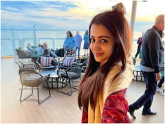 Trisha Krishnan Photos : త్రిష వస్తానంటే ప్రేక్షకులు వద్దంటారా? ఆ నవ్వు చూశారా?