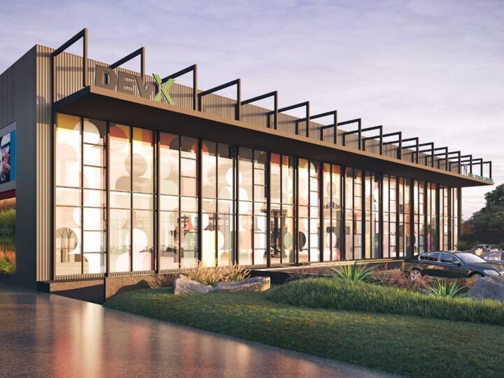 This campus aims to equip postgraduate students with the skills and knowledge in technology and business which are needed to excel in the rapidly advancing digital economy, not just in India but across the globe. With this in mind, Deakin University will be offering two Postgraduate Courses to students at the Deakin University International Branch Campus at GIFT City which are – Masters in Cybersecurity (professional) and Masters in Business Analytics with 60 students in each course.