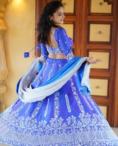 Sri Sathya Photos: వెండితెరపై వెలిగే అందం ఈ బెజవాడ బ్యూటీ సొంతం