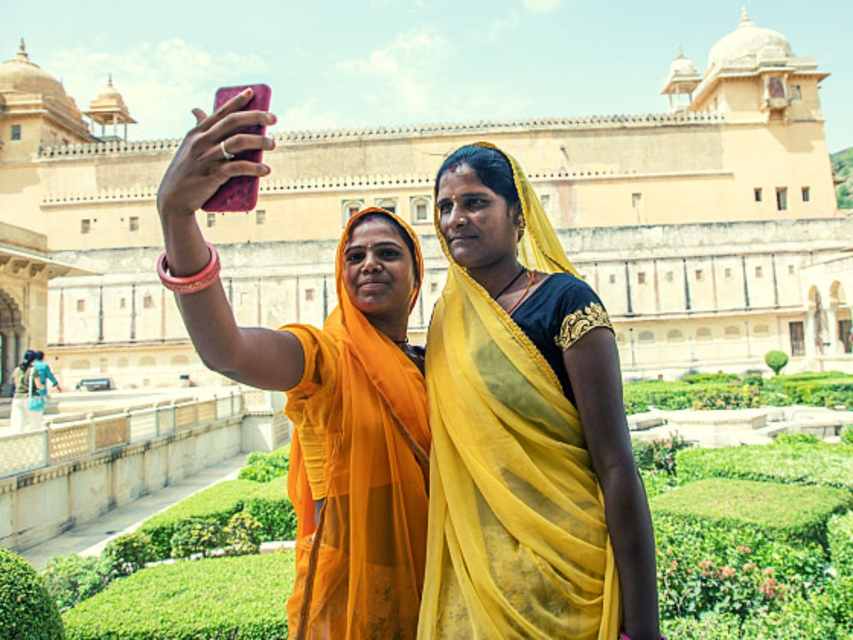 Rajasthan Free Mobile Yojana 2023 Know about How To Apply For Indira Gandhi  Smartphone Scheme