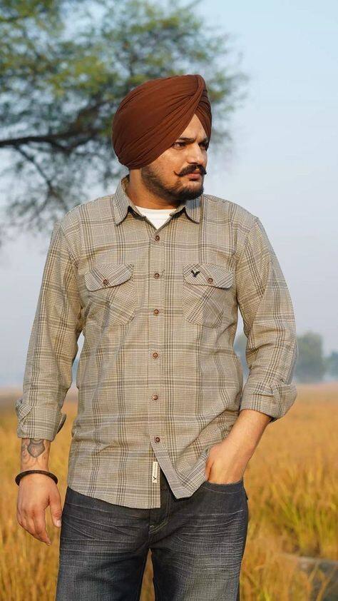 ਹੁਣ ਸਿੱਧੂ ਮੂਸੇਵਾਲਾ ਦਾ ਨਾਂ ਫਿਰ ਤੋਂ ਸੁਰਖੀਆਂ 'ਚ ਆ ਗਿਆ ਹੈ। ਦਰਅਸਲ, ਸਿੱਧੂ ਦੇ ਬੈਸਟ ਫਰੈਂਡ ਤੇ ਰੈਪਰ ਸੰਨੀ ਮਾਲਟਨ ਨੇ ਖੁਲਾਸਾ ਕੀਤਾ ਹੈ ਕਿ ਆਪਣੀ ਮੌਤ ਤੋਂ ਪਹਿਲਾਂ ਸਿੱਧੂ ਮੂਸੇਵਾਲਾ ਆਪਣੀ ਐਲਬਮ ਤੇ ਕੰਮ ਕਰ ਰਿਹਾ ਸੀ, ਜਿਸ ਵਿੱਚ ਸੰਨੀ ਮਾਲਟਨ ਵੀ ਉਸ ਦਾ ਸਾਥ ਦੇ ਰਿਹਾ ਸੀ।