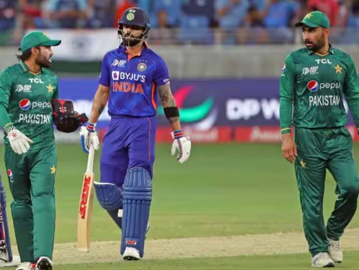 ਸਾਰੇ ਪ੍ਰਸ਼ੰਸਕ 30 ਅਗਸਤ ਤੋਂ ਸ਼ੁਰੂ ਹੋ ਰਹੇ ਏਸ਼ੀਆ ਕੱਪ ਟੂਰਨਾਮੈਂਟ ਦਾ ਬੇਸਬਰੀ ਨਾਲ ਇੰਤਜ਼ਾਰ ਕਰ ਰਹੇ ਹਨ। ਵਨਡੇ ਵਿਸ਼ਵ ਕੱਪ ਨੂੰ ਧਿਆਨ 'ਚ ਰੱਖਦੇ ਹੋਏ ਇਸ ਵਾਰ ਟੂਰਨਾਮੈਂਟ ਲੰਬੇ ਸਮੇਂ ਬਾਅਦ 50 ਓਵਰਾਂ ਦੇ ਫਾਰਮੈਟ 'ਚ ਕਰਵਾਇਆ ਜਾ ਰਿਹਾ ਹੈ। ਅਸੀਂ ਤੁਹਾਨੂੰ ਏਸ਼ੀਆ ਕੱਪ ਦੇ ਇਤਿਹਾਸ ਦੇ 5 ਅਜਿਹੇ ਰਿਕਾਰਡਾਂ ਬਾਰੇ ਦੱਸਣ ਜਾ ਰਹੇ ਹਾਂ, ਜਿਨ੍ਹਾਂ ਨੂੰ ਤੋੜਨਾ ਬਹੁਤ ਮੁਸ਼ਕਲ ਹੈ।