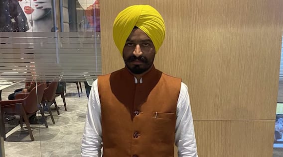 MLA ਉਗੋਕੇ ਨੇ ਰਾਸ਼ਨ ਕਾਰਡਾਂ ਦਾ ਮੁੱਦਾ ਮੁੱਖ ਮੰਤਰੀ ਕੋਲ ਉਠਾਇਆ, ਕਿਹਾ ਮੁੜ ਸ਼ੁਰੂ ਹੋਵੇਗੀ ਪ੍ਰਕਿਰਿਆ MLA ਉਗੋਕੇ ਨੇ ਰਾਸ਼ਨ ਕਾਰਡਾਂ ਦਾ ਮੁੱਦਾ ਮੁੱਖ ਮੰਤਰੀ ਕੋਲ ਉਠਾਇਆ, ਕਿਹਾ ਮੁੜ ਸ਼ੁਰੂ ਹੋਵੇਗੀ ਪ੍ਰਕਿਰਿਆ