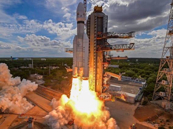 ISROએ કહ્યું કે આગળની પ્રક્રિયા 14 ઓગસ્ટ 2023ના રોજ સવારે 11:30 થી 12:30 વાગ્યાની વચ્ચે નક્કી કરવામાં આવી છે. સમાચાર એજન્સી પીટીઆઈના જણાવ્યા અનુસાર, અવકાશયાનને ચંદ્રની નજીક લાવવા માટે વધુ બે પ્રક્રિયા કરવામાં આવશે.