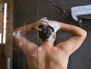 Bathing in Fever: ਕੀ ਬੁਖ਼ਾਰ ਵਿੱਚ ਨਹਾਇਆ ਜਾ ਸਕਦਾ ਹੈ ਜਾਂ ਨਹੀਂ? ਮਾਹਰ ਤੋਂ ਜਾਣੋ ਜਵਾਬ