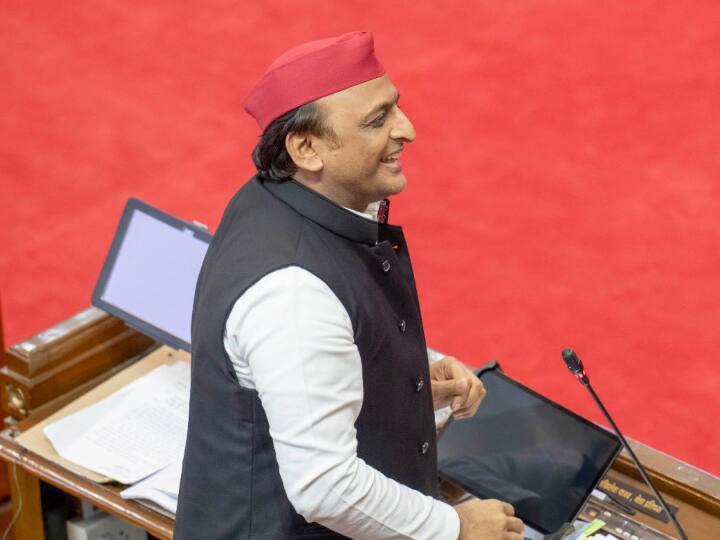 UP Assembly Session sp chief Akhilesh Yadav attack on yogi aditynath for tomato prices UP Assembly Session: अखिलेश यादव का तंज- 'टमाटर के ठेले लगा रही एक ट्रिलियन का सपना दिखाने वाली सरकार'