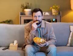 Health Care Tips : ਖਾਣਾ ਖਾਂਦੇ ਸਮੇਂ ਮੋਬਾਈਲ ਜਾਂ ਟੀਵੀ ਕਿਉਂ ਨਹੀਂ ਵੇਖਣਾ ਚਾਹੀਦਾ? ਜਾਣੋ ਐਕਸਪਰਟ ਤੋਂ