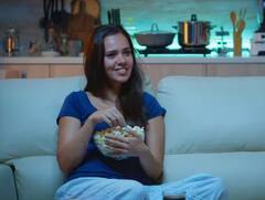 Eating habits: ਜੇਕਰ ਤੁਸੀਂ ਵੀ ਭੋਜਨ ਕਰਨ ਵੇਲੇ ਦੇਖਦੇ ਹੋ TV ਜਾਂ ਮੋਬਾਈਲ, ਤਾਂ ਛੱਡ ਦਿਓ ਇਹ ਆਦਤ, ਨਹੀਂ ਤਾਂ ਲੱਗ ਜਾਣਗੀਆਂ ਇਹ ਬਿਮਾਰੀਆਂ