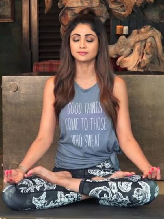 लगातार बैठ कर काम कर रहे तो ये 9 स्ट्रेचिंग एक्सरसाइज़ आएंगी काम