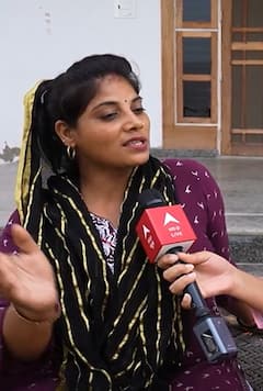 कौन है लप्पू सा सचिन..झींगुर सा लड़का बोलने वाली वायरल भाभी, अब सीमा हैदर को कहा 'बंदरिया'