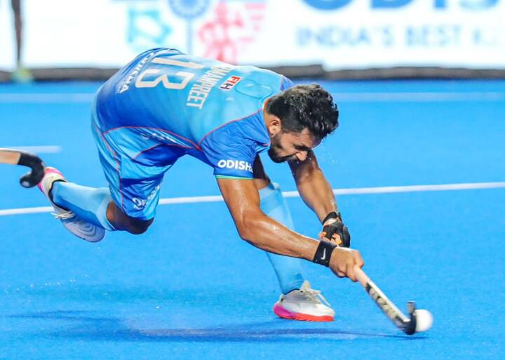 கூட்டத்துக்கு பிறகு திலிப் திர்கே நிருபர்களிடம் கூறுகையில், “பயிற்சி கட்டமைப்பில் குறிப்பாக இளைஞர்களுக்கு அடிமட்ட ஆளவில் சில மாற்றங்களை கொண்டுவர இந்திய ஹாக்கி அணி முடிவுசெய்துள்ளது”.