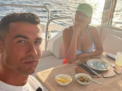 Cristiano Ronaldo Vacation: गर्लफ्रेंड जॉर्जीना रोड्रिग्ज संग छुट्टियों का लुत्फ उठाते दिखे रोनाल्डो, करोड़ों के यॉट की तस्वीरें देख यकीन नहीं होगा