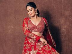 Sreemukhi Photos : சுந்தர தெலுங்கழகி ஸ்ரீமுகியின் க்ளிக்ஸ்!