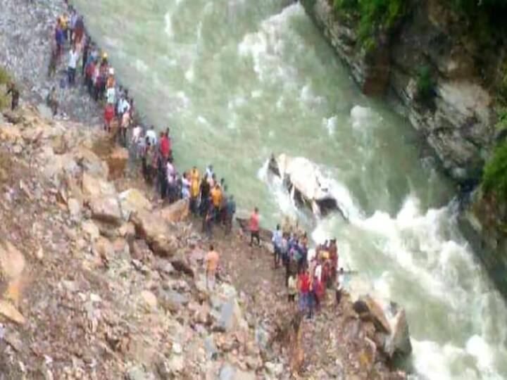 himachal pradesh  chamba  seven  policeman  died  due to road accident  car fall down in river Accident:હિમાચલના ચંબામાં ભયંકર અકસ્માત, બોલેરો ખીણમાં ખાબકતાં 6 જવાન સહિત 7ના કરૂણ મોત