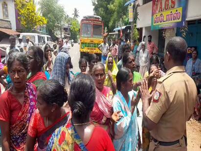 thiruvarur temple issue schedule caste people not allowed to temple aadi festival ஆடித்திருவிழாவில் பட்டியலின மக்களுக்கு அனுமதி மறுப்பு.. கோயிலை பூட்டிய காவல்துறை.. தீராத சாதிவெறி..!