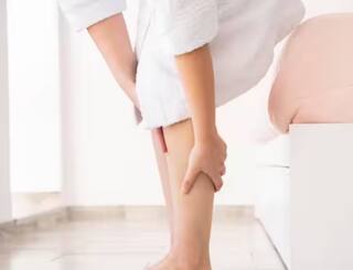 Pain in feet: ਸਵੇਰੇ ਉੱਠਦਿਆਂ ਹੀ ਹੱਥਾਂ-ਪੈਰਾਂ ਚ ਹੁੰਦਾ ਦਰਦ, ਤਾਂ ਸੰਭਲ ਜਾਓ, ਇਸ ਗੰਭੀਰ ਬਿਮਾਰੀ ਦੀ ਹੋ ਸਕਦੀ ਨਿਸ਼ਾਨੀ