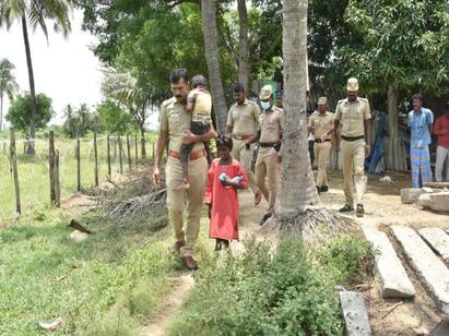 Two missing children rescued from Kanchipuram District Government Head Hospital காணாமல் போன குழந்தைகள்..! சல்லடை போட்டு கண்டுபிடித்து சல்யூட் வாங்கிய காஞ்சிபுரம் போலீஸ்..!
