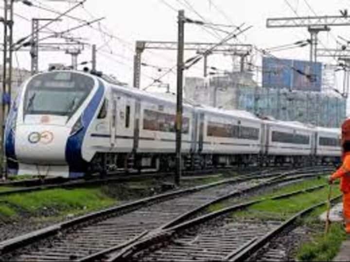 Rajasthan Vande Bharat train reached Udaipur Jaipur Udaipur will run via Kota ANN Rajasthan News: उदयपुर पहुंची वंदे भारत ट्रेन, जयपुर-उदयपुर वाया कोटा चलेगी, जानें पर्यटकों को कैसे होगी सहूलियत?