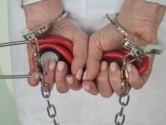 ఇంట్లో భార్యను చంపేసి- క్లినిక్‌లో కూల్‌గా పేషెంట్‌లకు ట్రీట్‌మెంట్‌- మచిలీ పట్నం వైద్యురాలి కేసులో ట్విస్టు